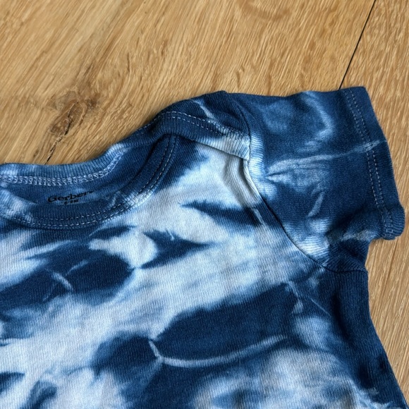 Gerber’s Infant Handcrafted Indigo Blue Tie Dye Tee | Size 6-9 Months - Picture 2 of 5